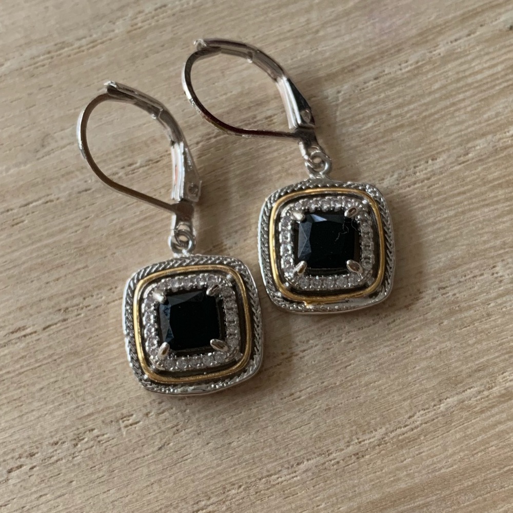 Earring with cable classic detail